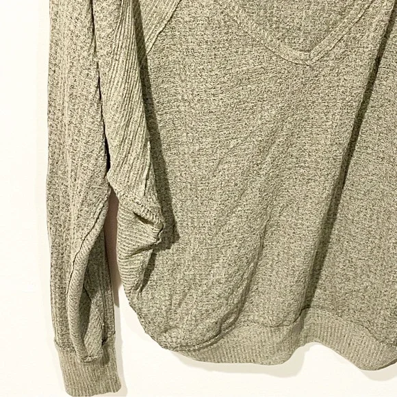 We the Free People Size Small Oversized Olive Green Waffle Thermal Scoop Shirt - Picture 2 of 5